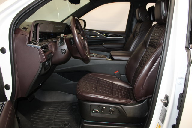 Certified 2022 Cadillac Escalade ESV Premium Luxury Platinum AWD/4WD image 8