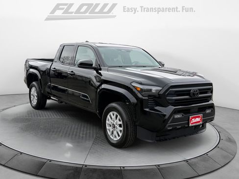Used 2025 Toyota Tacoma SR5 image 1