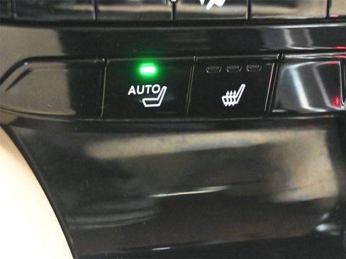 Used 2024 Acura MDX SH-AWD w/ Technology Package image 17