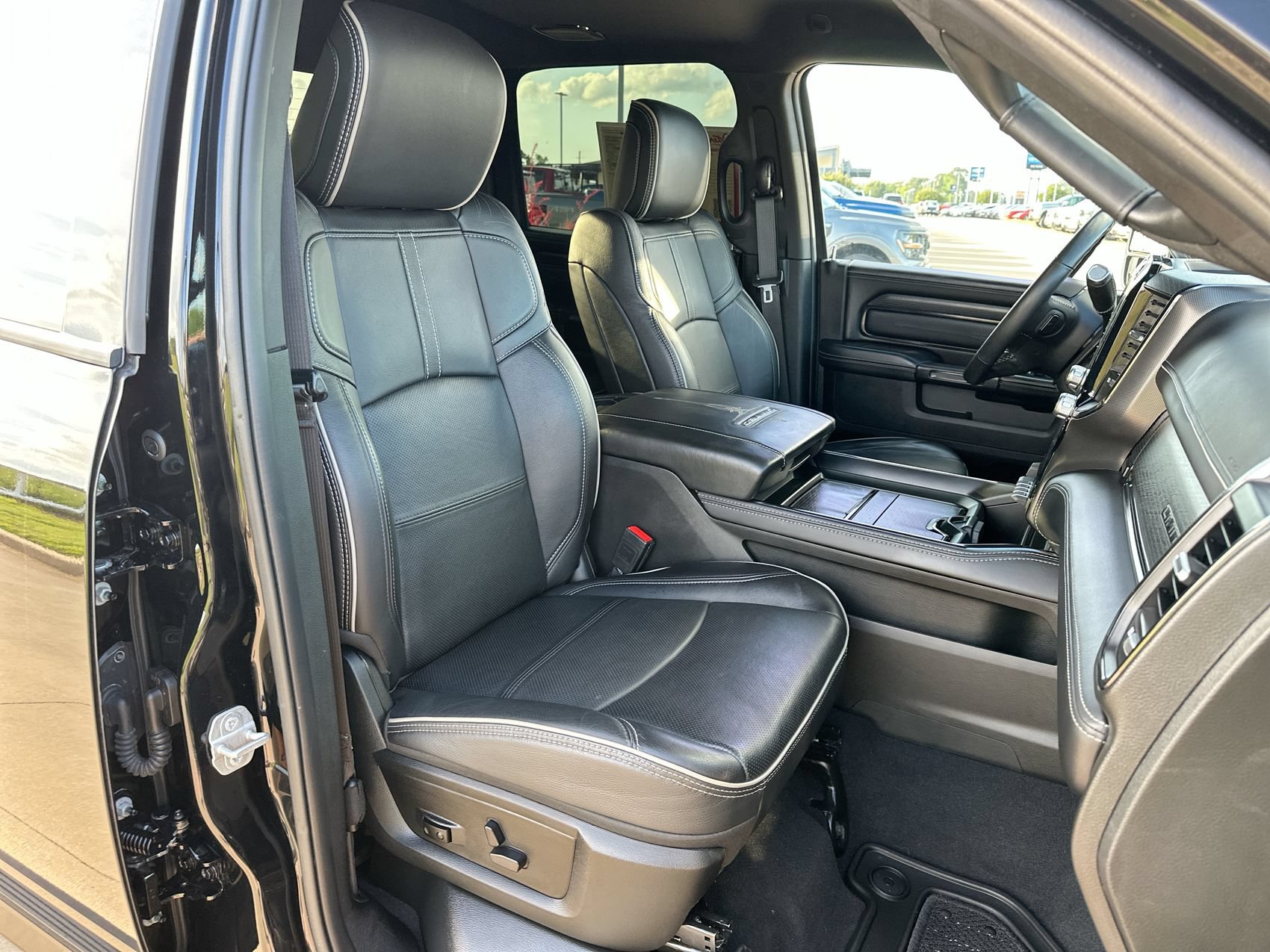Used 2024 RAM 2500 Limited AWD/4WD image 24