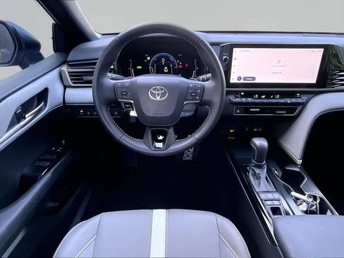 Certified 2025 Toyota Camry SE FWD image 6