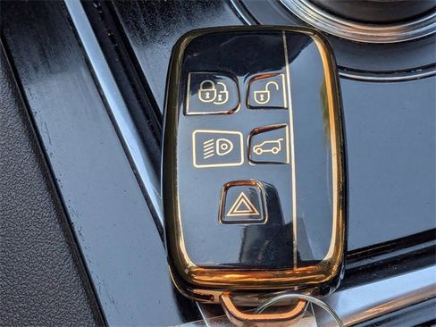 Used 2017 Jaguar F-PACE Prestige image 33