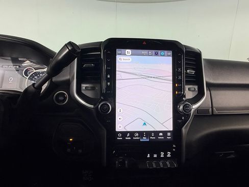 Used 2025 RAM 2500 Big Horn AWD/4WD image 19