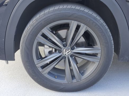 Used 2022 Volkswagen Atlas Cross Sport SEL R-Line image 13