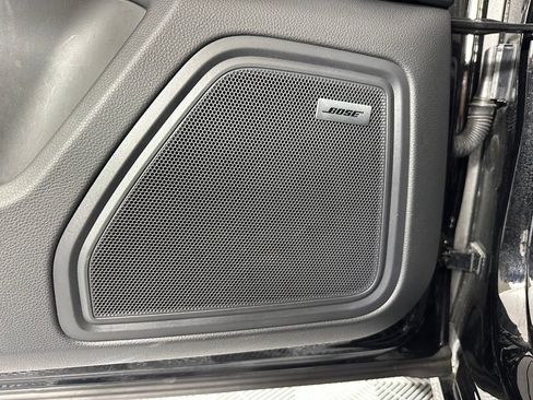 Certified 2025 Porsche Macan w/ Premium Package Plus AWD/4WD image 19