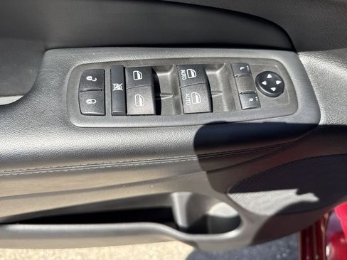 Used 2021 Jeep Grand Cherokee Laredo X image 11