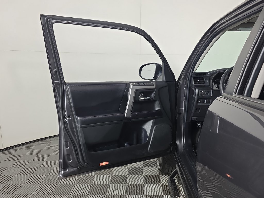 Used 2019 Toyota 4Runner SR5 Premium AWD/4WD image 23