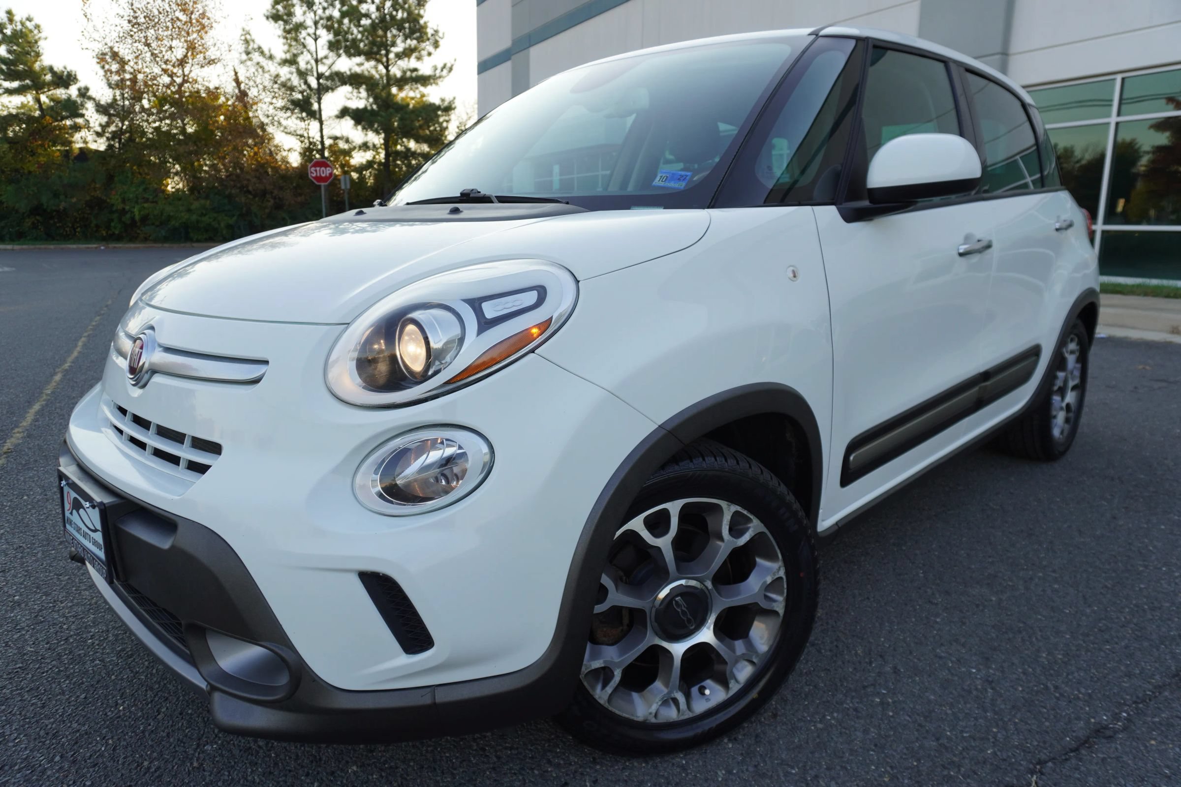 Used 2014 FIAT 500L Trekking w/ Popular Equipment Group FWD image 3