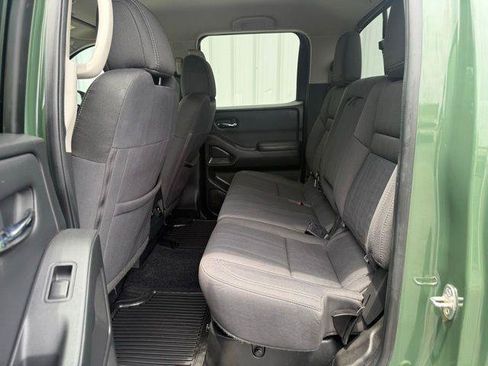 Used 2022 Nissan Frontier SV AWD/4WD image 5
