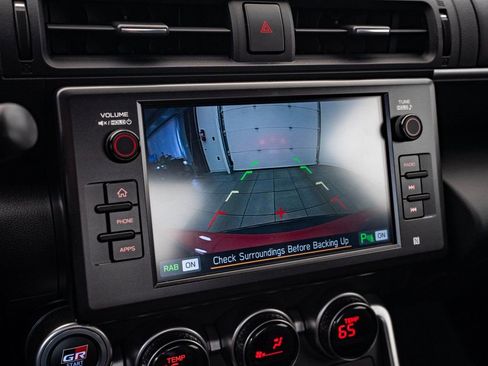 Used 2024 Toyota GR86 Premium image 31