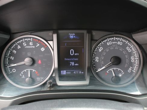Used 2021 Toyota Tacoma TRD Off-Road AWD/4WD image 9