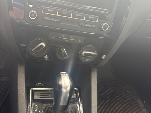 Used 2015 Volkswagen Jetta TDI S FWD image 8