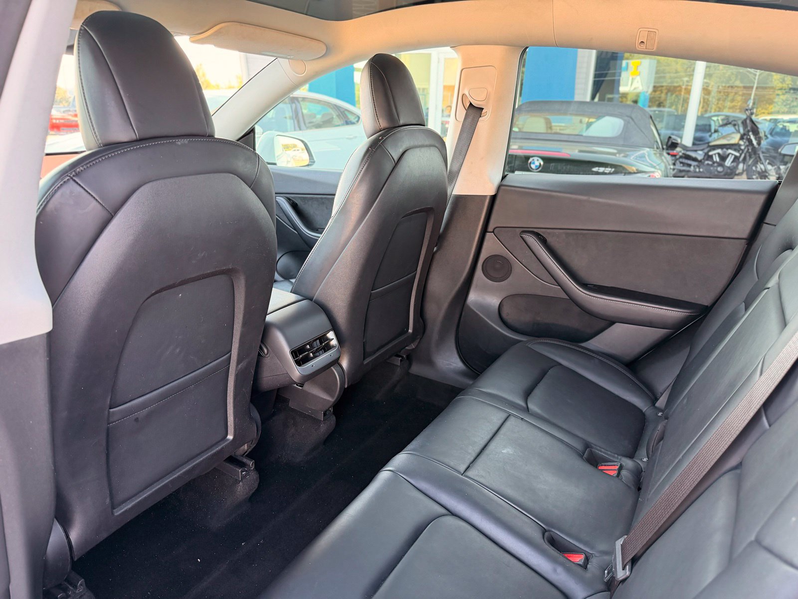 Used 2022 Tesla Model Y Long Range AWD/4WD image 18