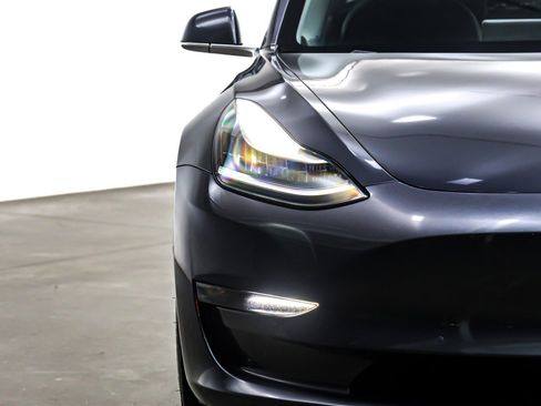 Used 2019 Tesla Model 3 Standard Range Plus image 14