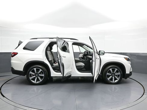 Certified 2023 Honda Pilot Elite image 45