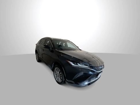 Used 2022 Toyota Venza Limited AWD/4WD image 2