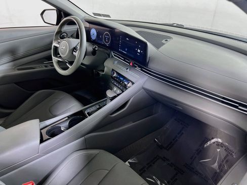 Used 2023 Hyundai Elantra SEL w/ Convenience Package FWD image 28