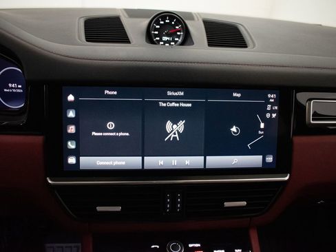 Used 2022 Porsche Cayenne GTS AWD/4WD image 29