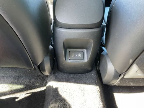 Used 2025 Hyundai Elantra Limited FWD image 24