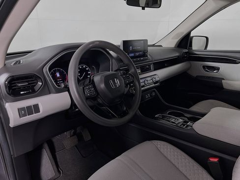 Used 2023 Honda Pilot LX image 9