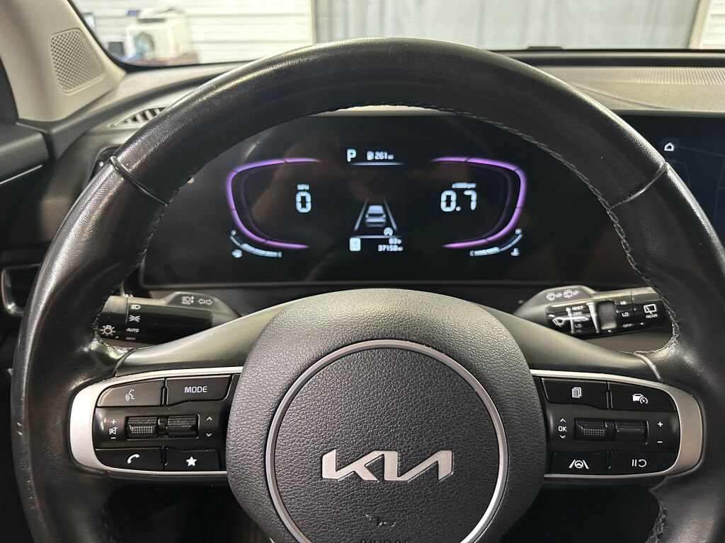 Used 2023 Kia Sportage EX FWD image 9
