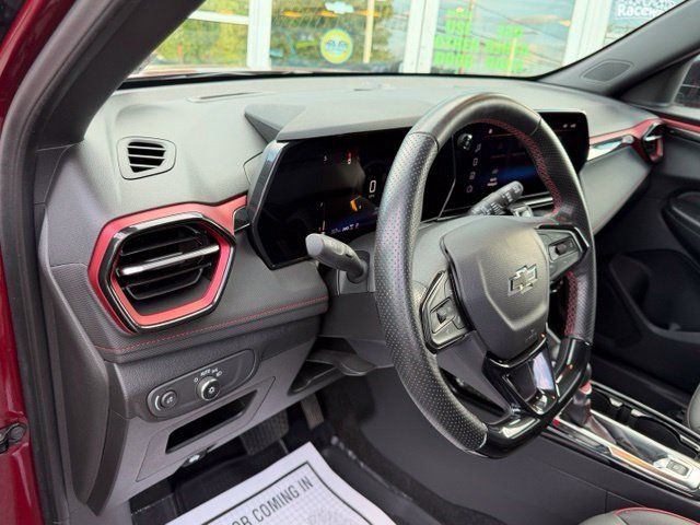 Used 2024 Chevrolet TrailBlazer RS w/ Convenience Package AWD/4WD image 33