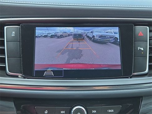 Used 2021 Buick Enclave Essence image 24