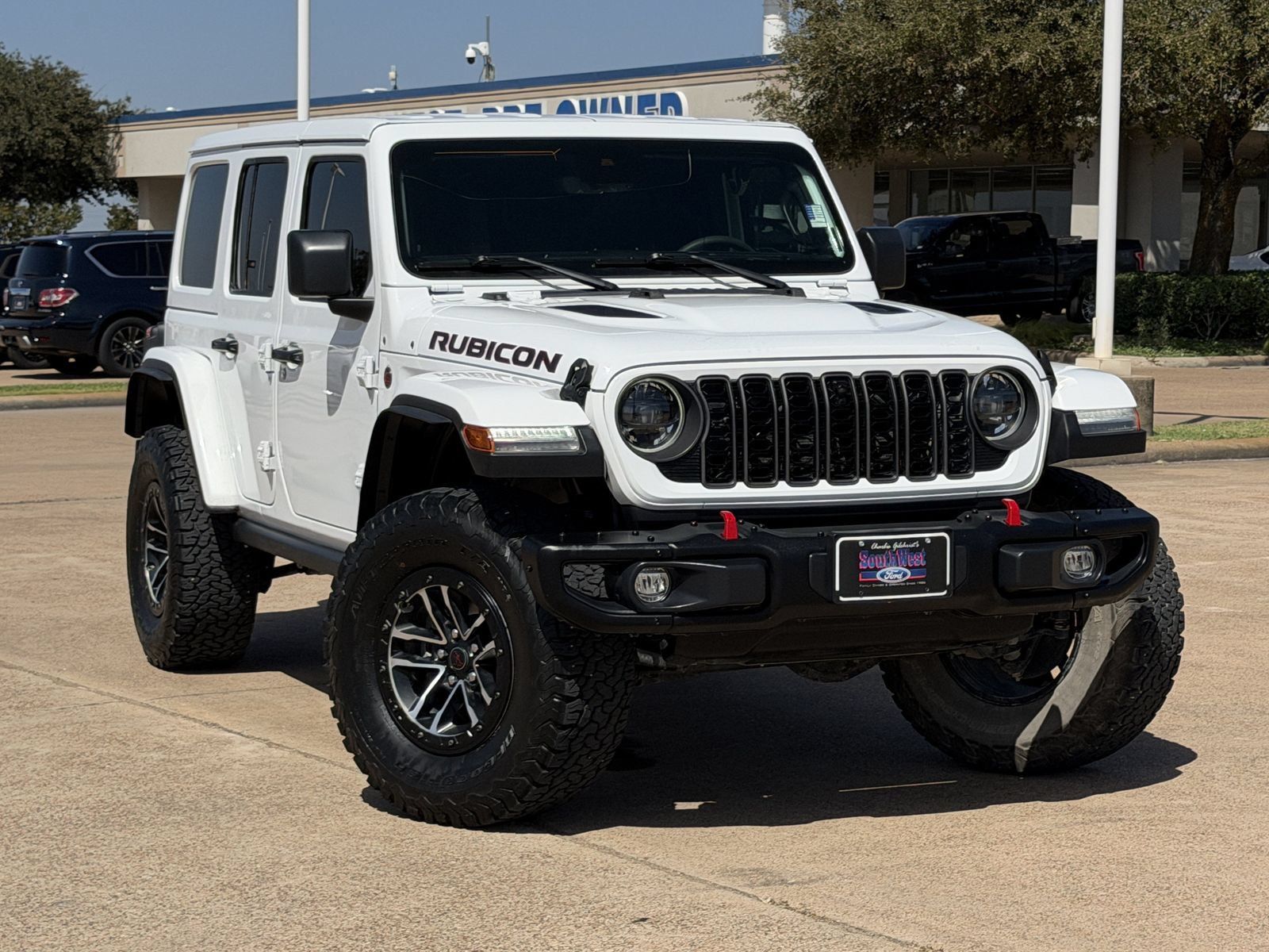 Used 2024 Jeep Wrangler Unlimited Rubicon AWD/4WD image 2