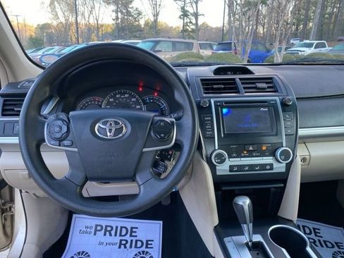 Used 2012 Toyota Camry LE FWD image 8