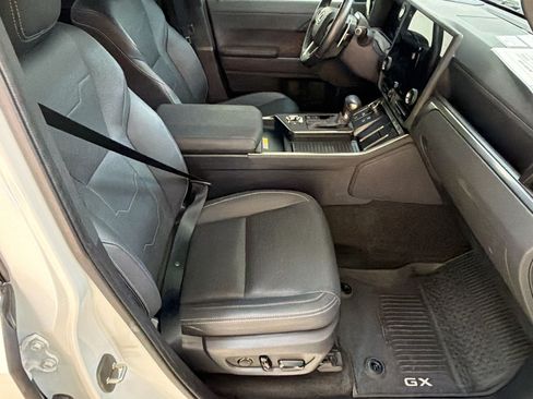 Used 2024 Lexus GX 550 AWD/4WD image 29