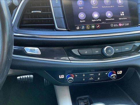 Used 2020 Buick Enclave Essence image 24