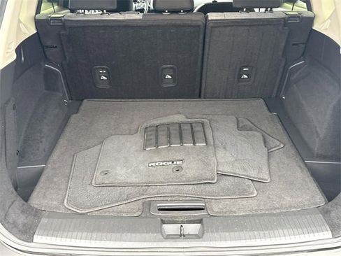 Certified 2023 Nissan Rogue SV image 7