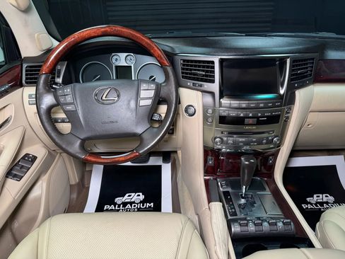 Used 2011 Lexus LX 570 4WD w/ Luxury Pkg image 31