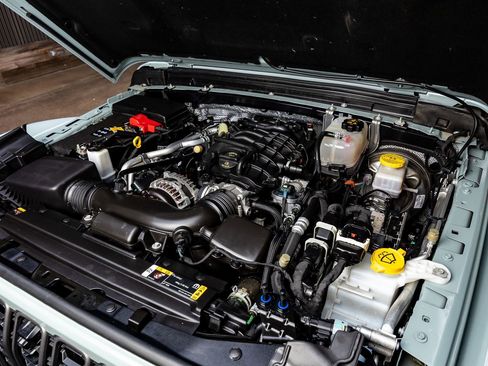 Used 2024 Jeep Wrangler Unlimited Rubicon image 39