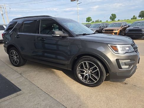 Used 2017 Ford Explorer Sport w/ Equipment Group 401A AWD/4WD image 12