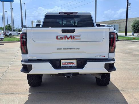Used 2024 GMC Sierra 2500 AT4 w/ AT4 Premium Plus Package AWD/4WD image 6