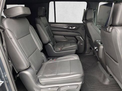 Used 2021 GMC Yukon XL Denali w/ Denali Premium Package image 16