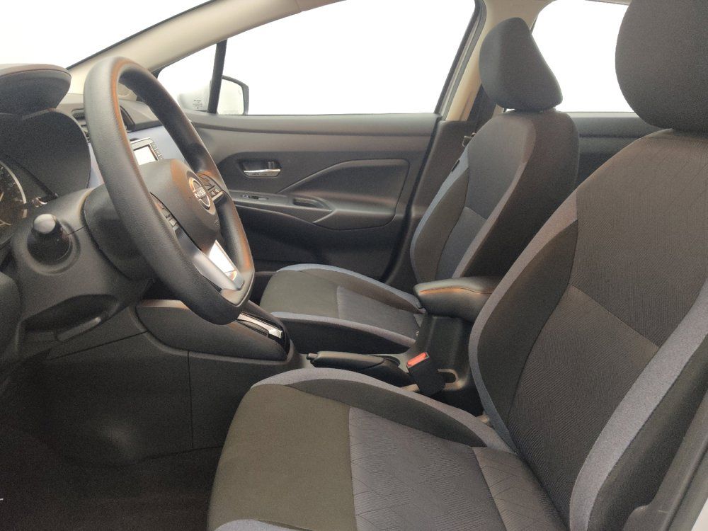 Used 2025 Nissan Versa SV FWD image 17