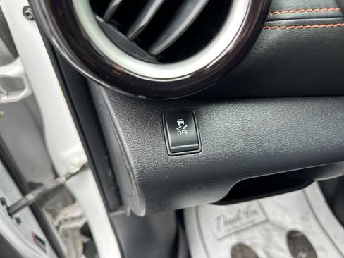 Used 2019 Nissan Kicks SR w/ SR Premium Package FWD image 21