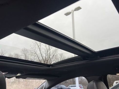 Used 2022 Chrysler Pacifica Limited w/ S Appearance Package image 14