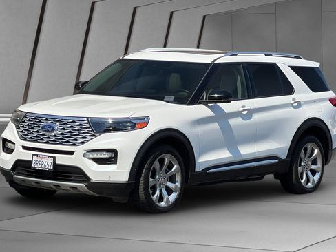 Used 2020 Ford Explorer Platinum w/ Premium Technology Package image 8