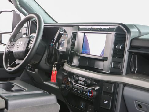 Used 2023 Ford F250 XLT w/ FX4 Off-Road Package AWD/4WD image 26