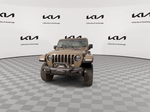 Used 2020 Jeep Gladiator Rubicon AWD/4WD image 3