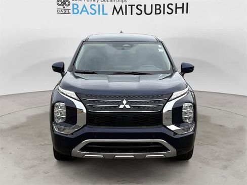 Used 2023 Mitsubishi Outlander SE image 8