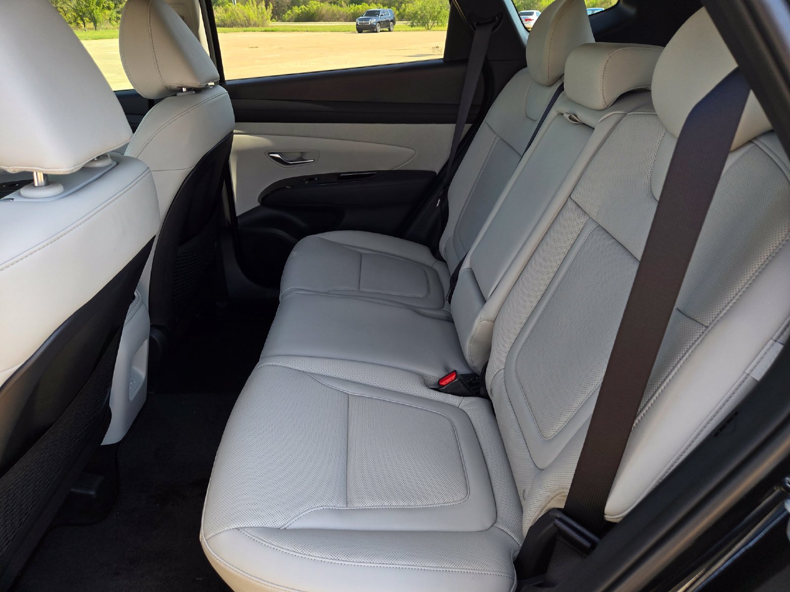 New 2026 Hyundai Tucson Limited FWD image 18