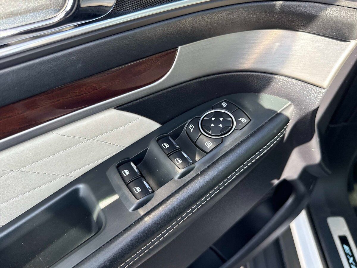 Used 2019 Ford Explorer Platinum AWD/4WD image 20