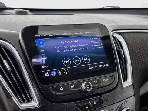 Used 2020 Chevrolet Malibu LT FWD image 16