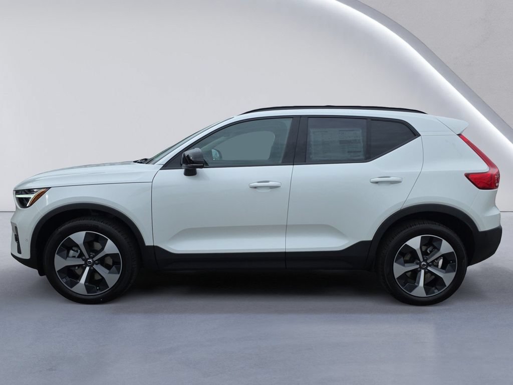 Certified 2026 Volvo XC40 B5 Plus w/ Protection Package Premier AWD/4WD image 6