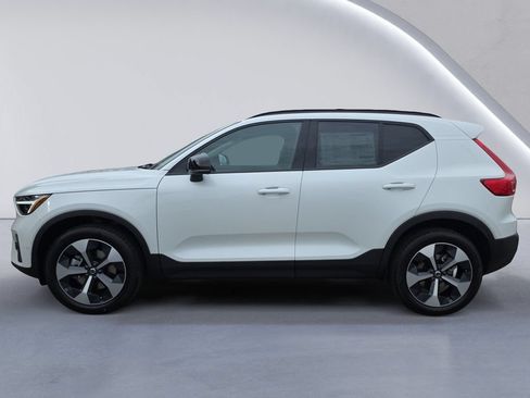 Used 2026 Volvo XC40 B5 Plus w/ Protection Package Premier AWD/4WD image 6