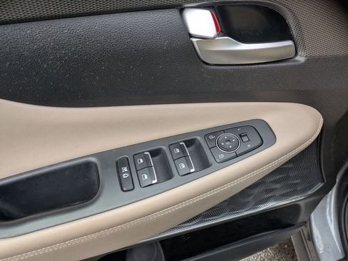 Used 2019 Hyundai Santa Fe Limited image 10